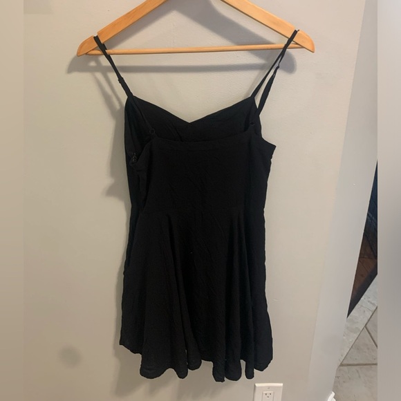 Aritzia Talula Black Flowy Mini Dress – Size 6 - Picture 3 of 8
